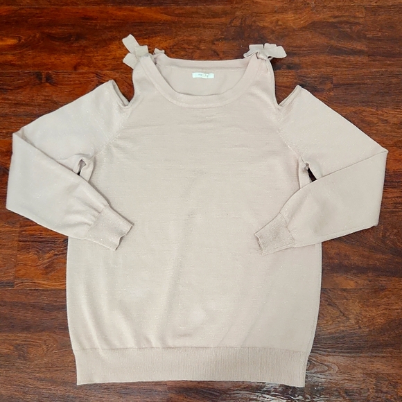 MAURICES Off Shoulder Swearer - Picture 1 of 4